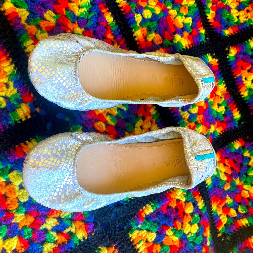 NWOT Gold Tieks